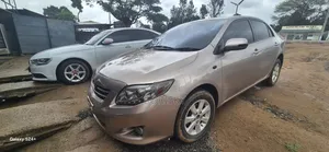 Toyota Corolla Altis 2010 Dhahabu