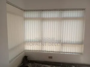 Ufungaji wa Office Blinds - Mpya Kabisa