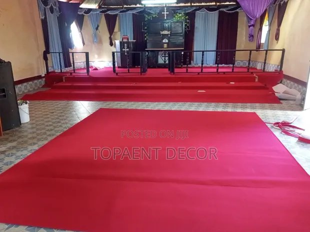 Uwekaji na Usambazaji wa Mikeka ya Madhabahu kwa Ajili ya Kanisa - 1