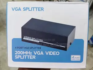 4-Port VGA Video Splitter (200MHz)