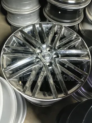 Magurudumu ya Toyota Crown Athlete 18-inch