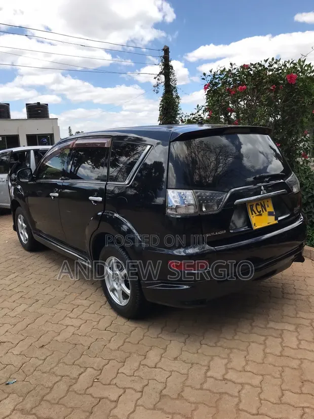 Mitsubishi Outlander 2010 Black - 1