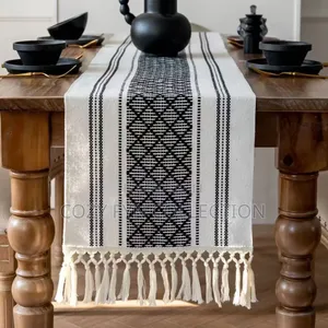 Table Runners za Mkono na Tassels
