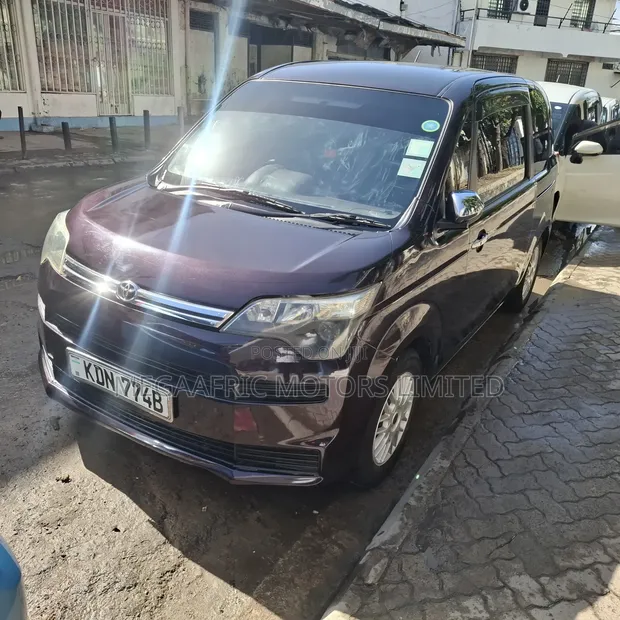 Toyota Spade 1.5 2016 Brown - 1