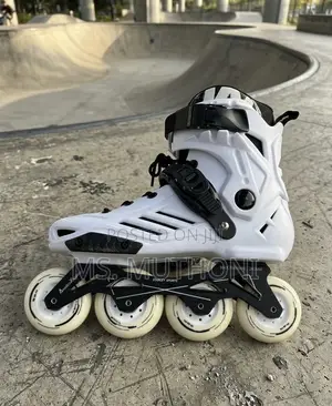 Professional 4-Wheel 80mm Skates (Size 42-46)