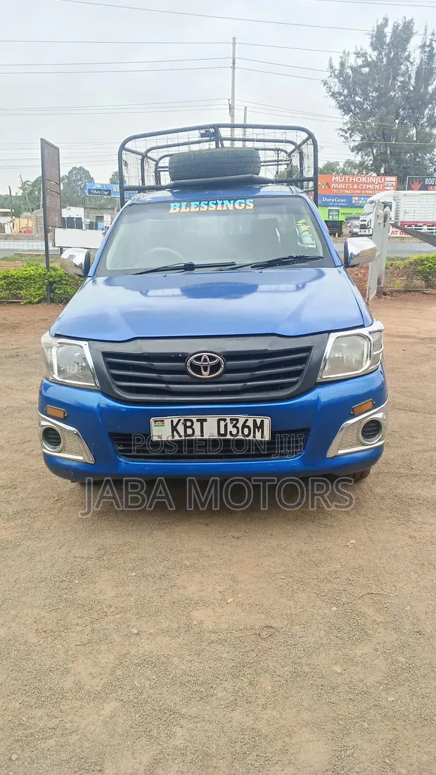Toyota Hilux 2012 Blue - 1