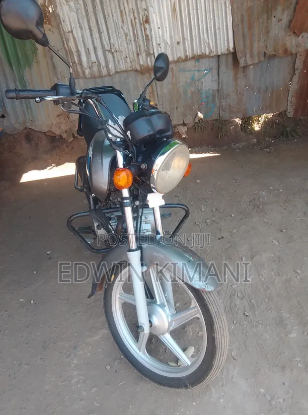 TVS XL 100 2025 Gold - 1