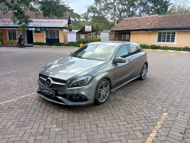 Mercedes-Benz A-Class A180 2016 Gray - 1