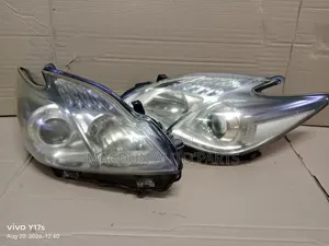 Toyota Prius Non-Xenon Headlights (Used)