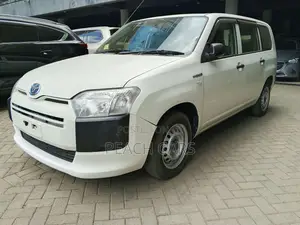 Toyota Succeed 2019 Nyeupe