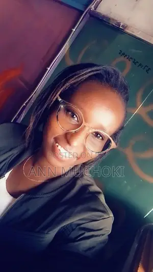 Cashier wa Supermarket - Mtaalamu Mwenye Uzoefu