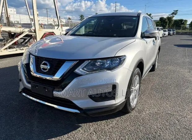 Nissan X-Trail 2019 Silver - 1