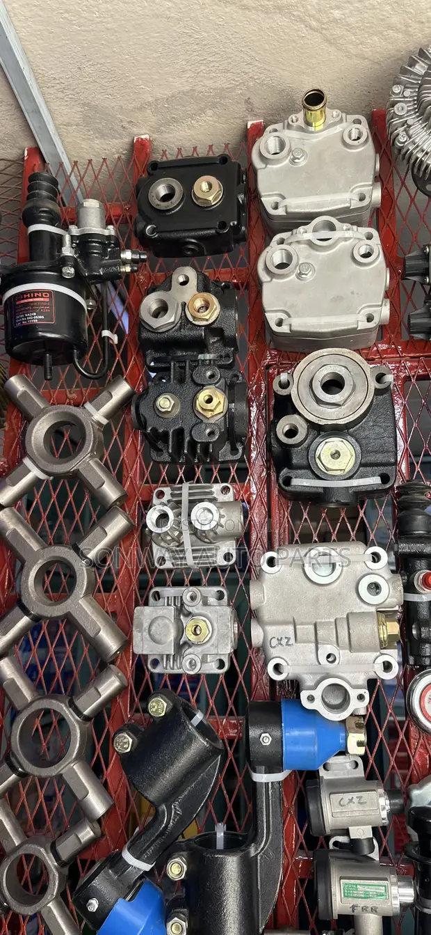 Brand New Isuzu FVZ/FSR/FTR Truck Compressor Head - 1