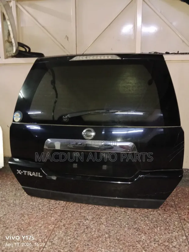 Nissan X-Trail NT31 Tailgate / Boot - 1