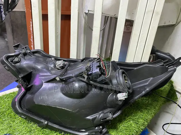 Toyota Ractis Headlight 2012 (Used) - 1