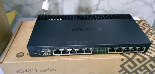 MikroTik RouterBOARD RB4011iGS+RM - 1