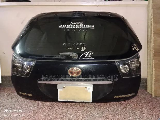 Toyota Harrier 240 Boot Tailgate (Without Spoiler) - 1