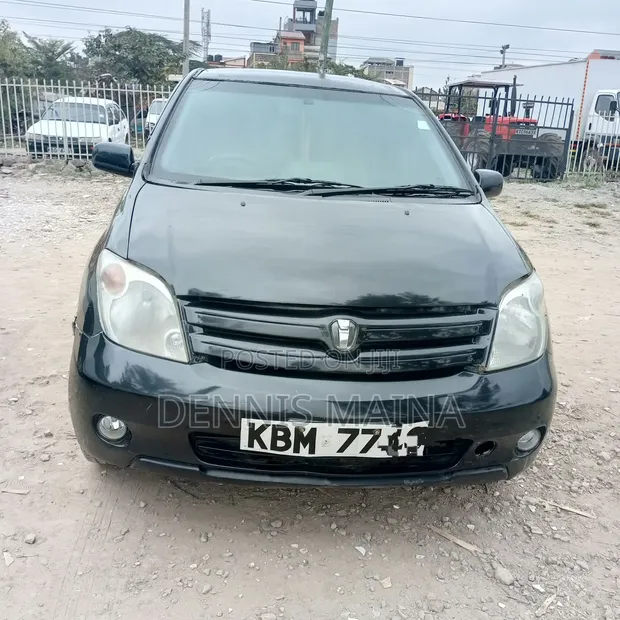 Toyota IST 2004 - 1