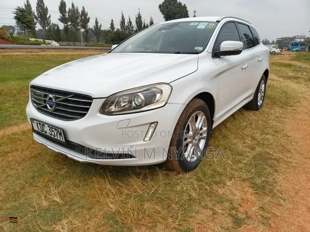 Volvo XC60 T6 AWD 2013 White - 1