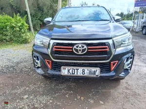 Toyota Hilux Revo Double Cab Diesel 2.4 AWD 2019 Nyeusi