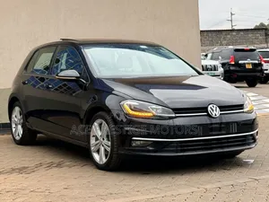 Volkswagen Golf 2019 Nyeusi
