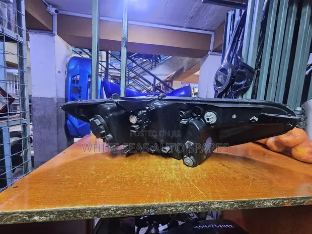 Honda Fit Shuttle 2015 Headlight - 1