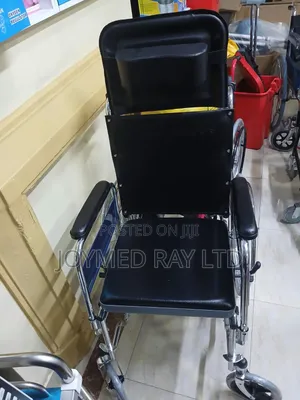 Kiti cha Magurudumu cha Kukunja chenye Commode