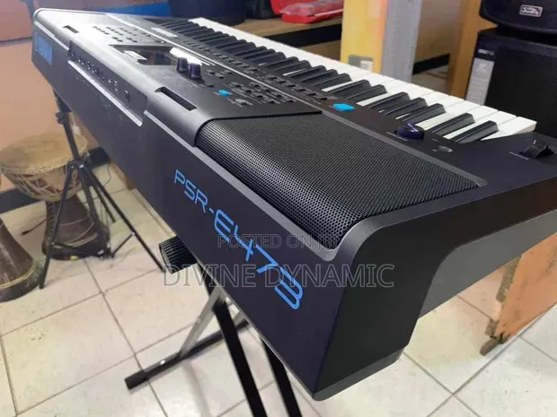 Yamaha PSR-E473 Keyboard - 1