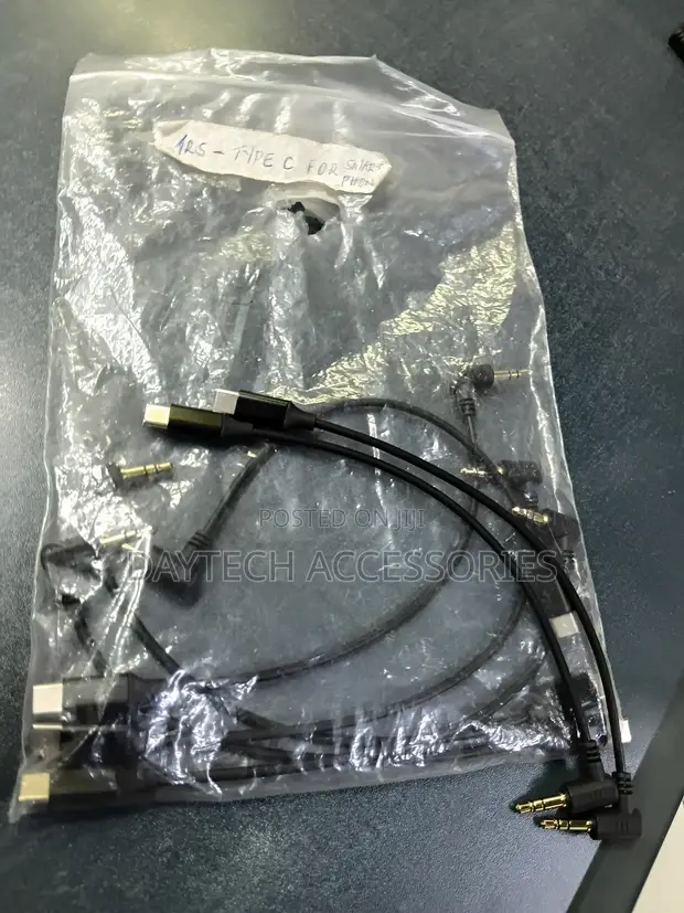 Kebo ya USB-C hadi 3.5mm TRRS ya Sauti/Udhibiti - 1