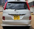 Toyota Isis 2011 Silver - 2