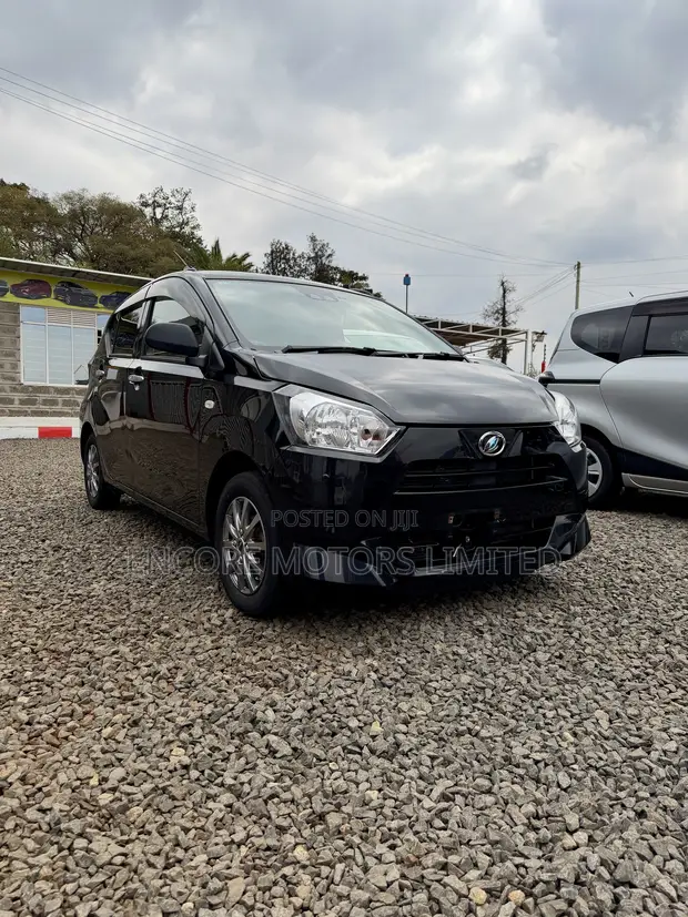 Daihatsu Mira 2019 Nyeusi - 1