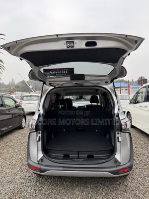 Toyota Sienta 1.5 FWD 2019 Silver