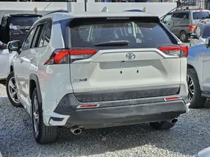 Toyota RAV4 XLE Premium FWD 2019 Pearl