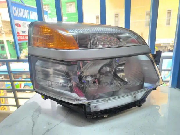 Toyota Voxy 2002 Xenon Headlights - 1