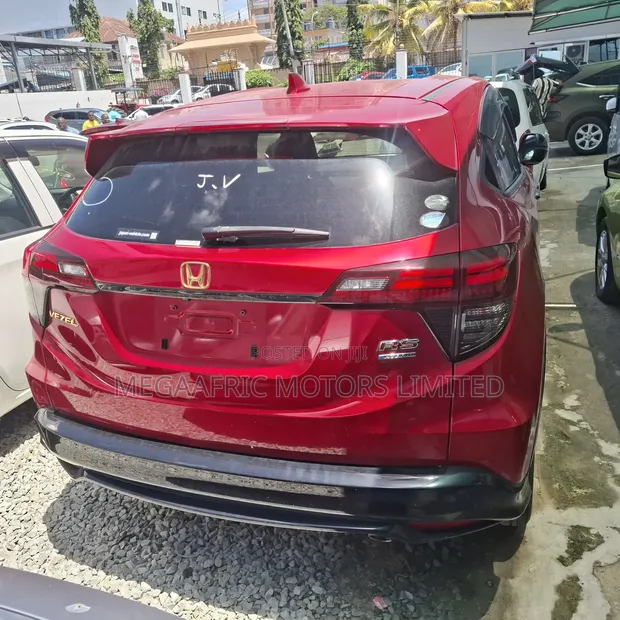 Honda Vezel 1.5 Hybrid 4WD 2019 Red - 1