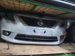 Used Nissan Tiida Latio Nosecut - Ex-Japan