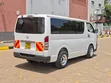 Toyota HiAce 2013 Nyeupe - 3