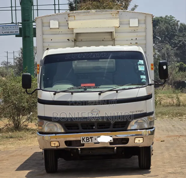 Hino Dutro 2005 Lori La Nguo Zilizofungwa - 1