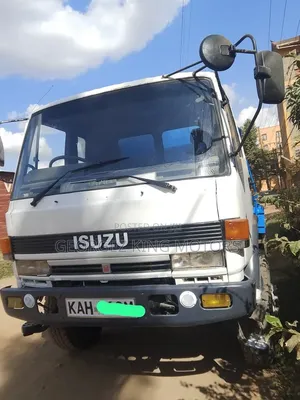 Lori la Isuzu Forward - Bluu