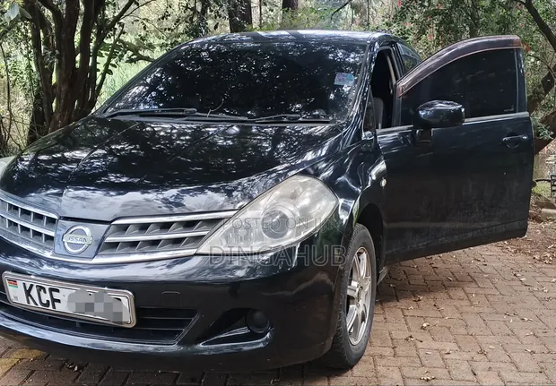 Nissan Tiida 2008 Nyeusi - 1