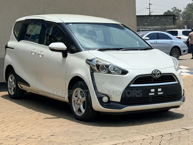 Toyota Sienta 2018 Nyeupe - 1