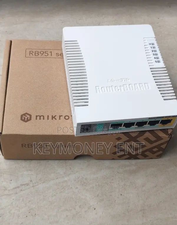 MikroTik RB951Ui-2HnD Wireless Router - 1
