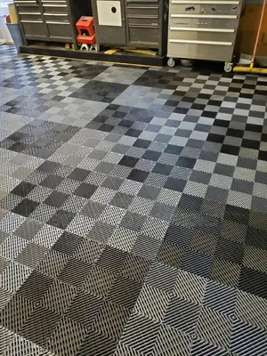 Commercial Garage Flooring Tiles | 40x40cm, 18mm Interlocking PVC