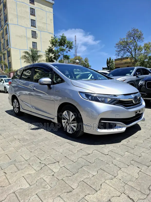 Honda Fit Shuttle 2019 Silver - 1