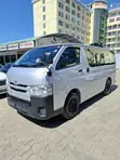 Toyota HiAce 2019 Nyeupe - 3
