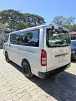 Toyota HiAce 2019 Nyeupe - 4