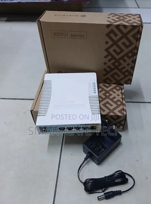 MikroTik RB951G-2HnD WiFi Router - 1