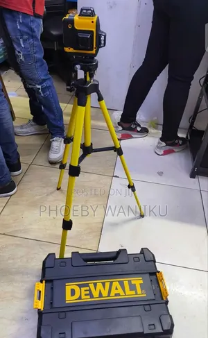 Dewalt 16-Line Laser Level with Tripod