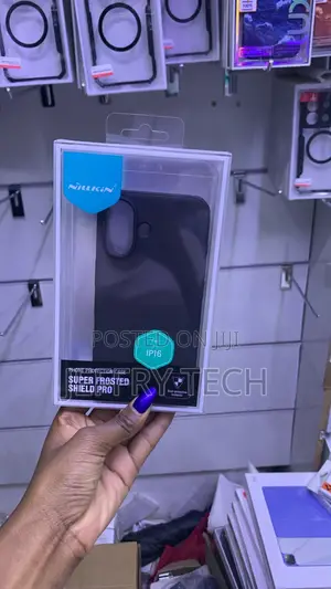 Kifaa cha Nillkin Super Frosted Shield Pro Nyeusi cha iPhone 16