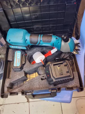 Brand New Makita 21V Cordless Sheep Shears